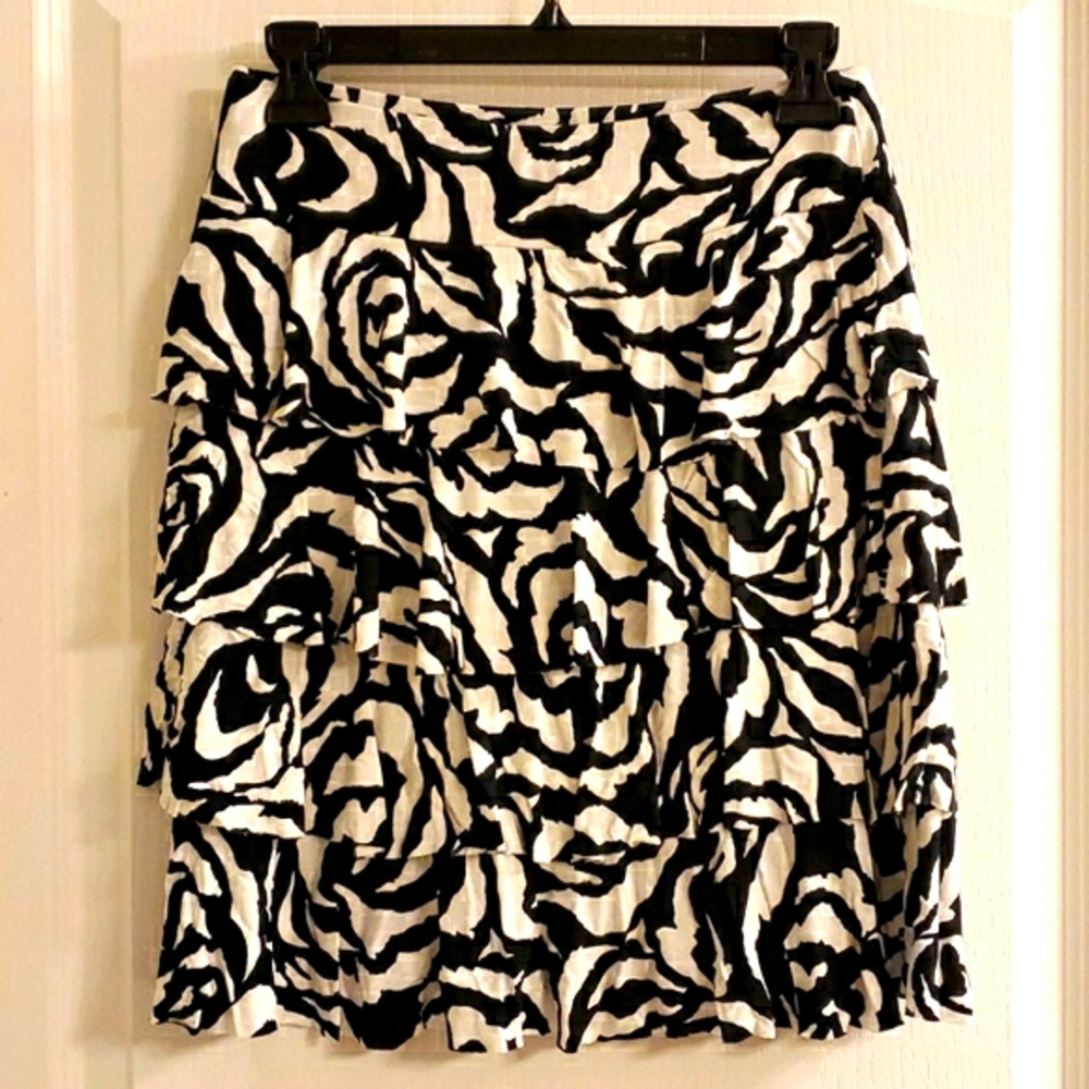 INC International Concepts Black White Rose Print Tiered Mini Skirt Medium - Picture 3 of 6